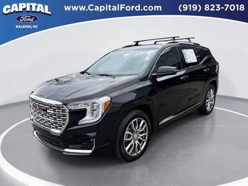 Used 2022 GMC Terrain Denali image 1