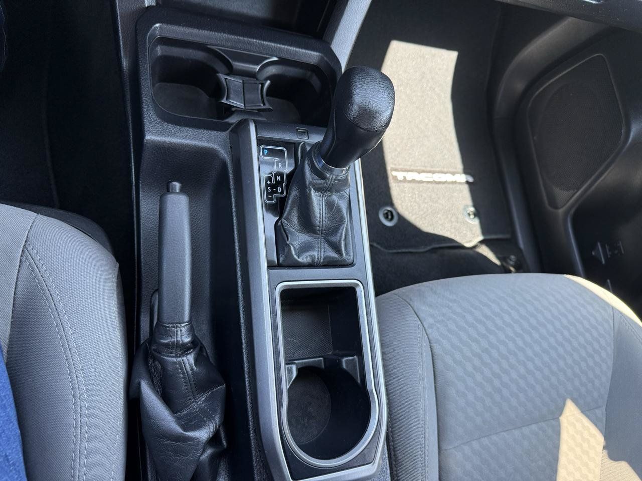 Used 2020 Toyota Tacoma SR5 RWD image 34