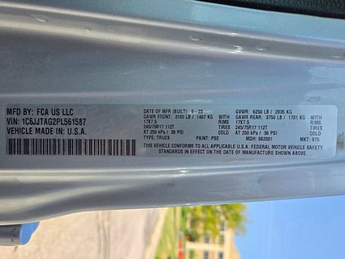 Used 2023 Jeep Gladiator Sport AWD/4WD image 35