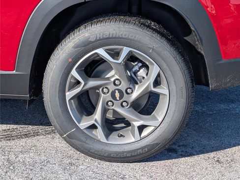 New 2026 Chevrolet Trax LT w/ Sunroof Package image 6