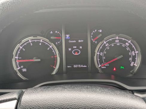 Used 2023 Toyota 4Runner Limited AWD/4WD image 31