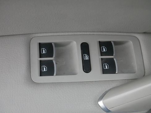 Used 2017 Volkswagen Passat 1.8T SE image 19