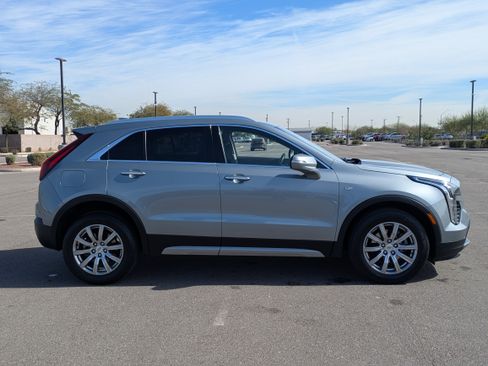 Used 2023 Cadillac XT4 Premium Luxury image 6