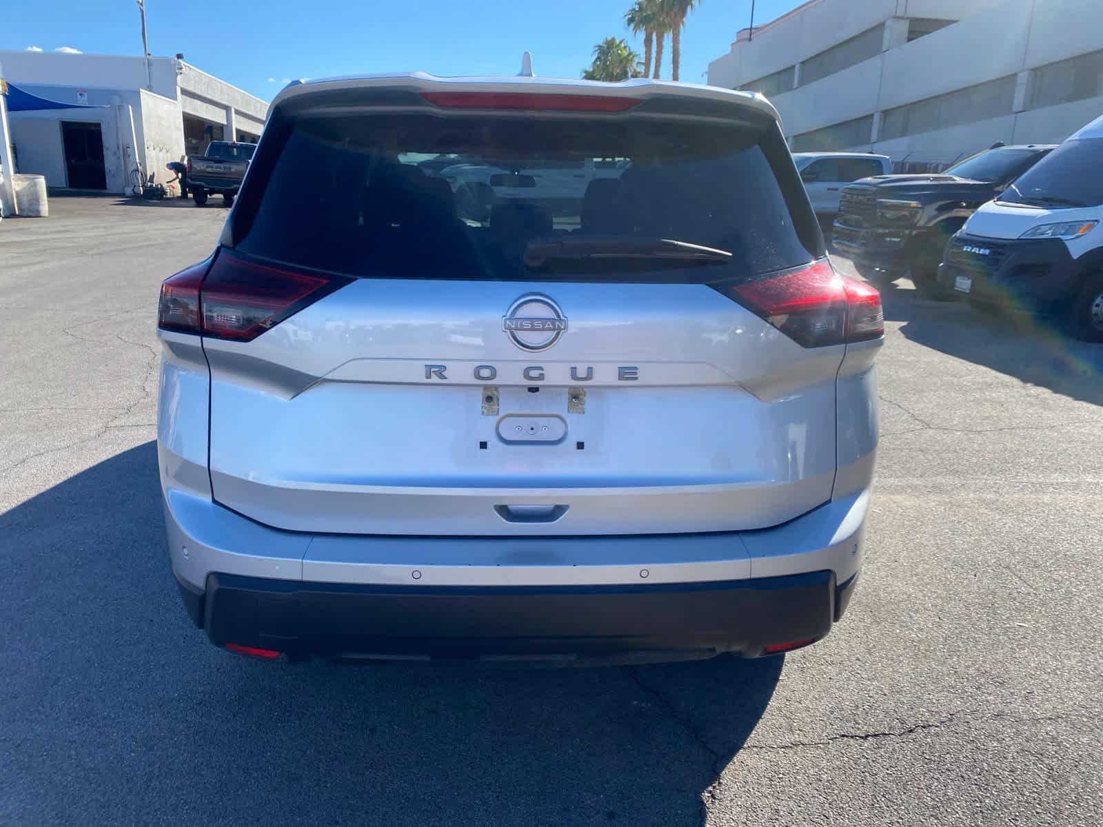 Used 2025 Nissan Rogue SV FWD image 6