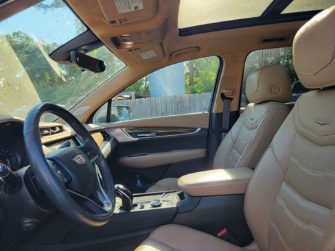 Used 2020 Cadillac XT6 Premium Luxury w/ Platinum Package FWD image 10