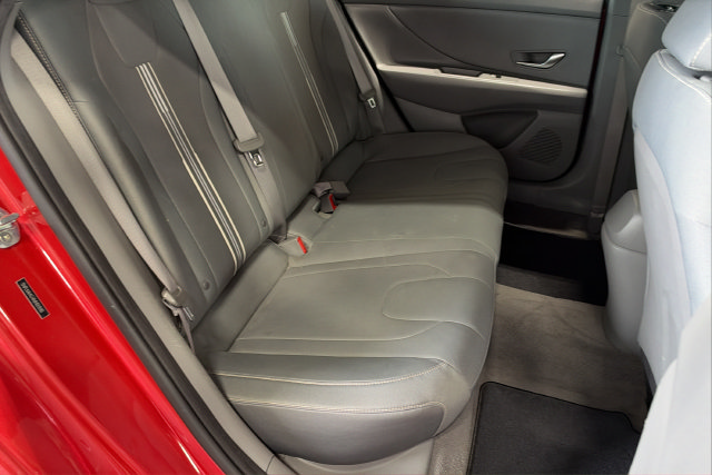 Used 2021 Hyundai Elantra SEL FWD image 24
