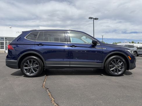 Used 2023 Volkswagen Tiguan SE w/ Panoramic Sunroof Package AWD/4WD image 7