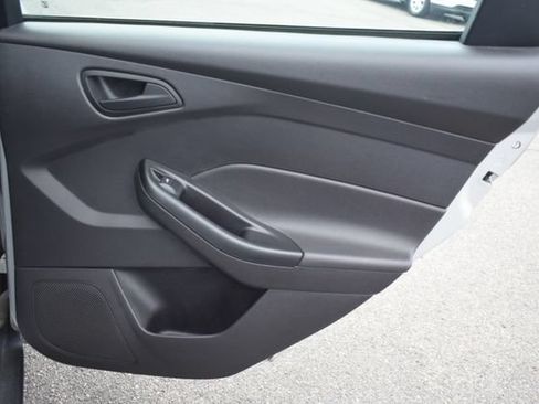 Used 2012 Ford Focus SE FWD image 31