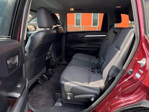 Used 2014 Toyota Highlander Plus image 9