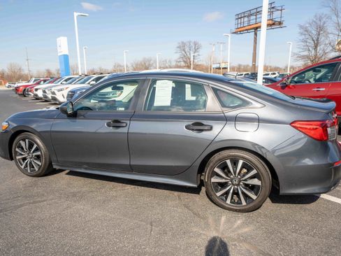 Used 2023 Honda Civic EX image 4
