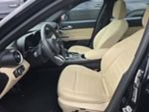 Used 2023 Alfa Romeo Giulia AWD w/ Quick Order Package 22X Lusso image 21