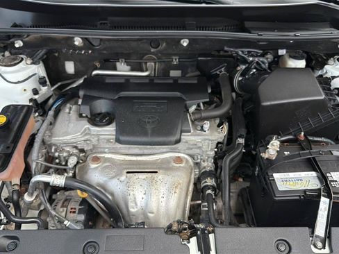 Used 2015 Toyota RAV4 LE AWD/4WD image 29