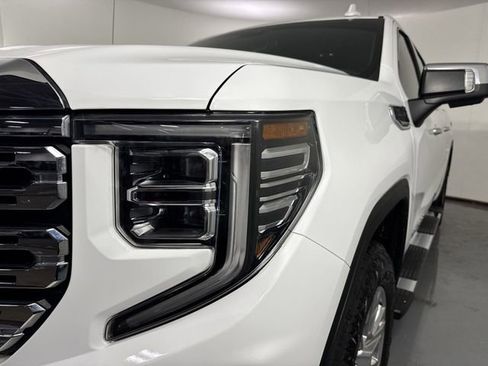 Used 2022 GMC Sierra 1500 Denali w/ Technology Package AWD/4WD image 29