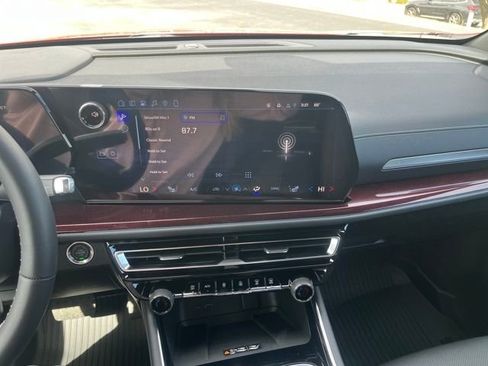 New 2026 Chevrolet Traverse Z71 w/ Driver Confidence Package image 23