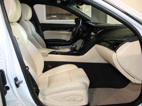 Used 2018 Cadillac CTS Luxury RWD image 29
