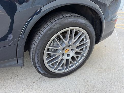 Used 2018 Porsche Cayenne S image 9