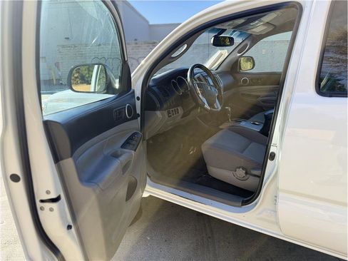 Used 2015 Toyota Tacoma 4x4 Double Cab image 12