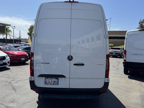 Used 2022 Mercedes-Benz Sprinter 2500 image 10