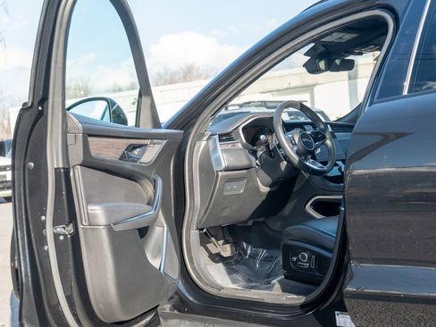 Certified 2021 Jaguar F-PACE S image 10