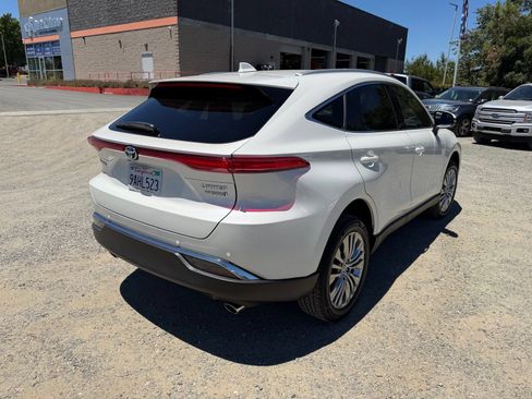 Used 2022 Toyota Venza Limited AWD/4WD image 5
