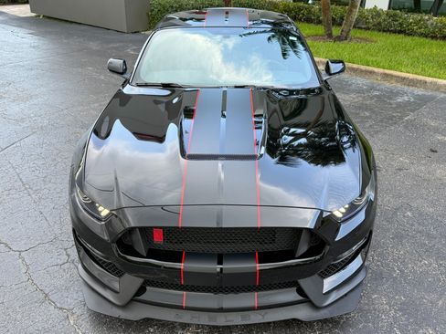 Used 2017 Ford Mustang Shelby GT350R w/ GT350R Equipment Group 920A RWD image 7