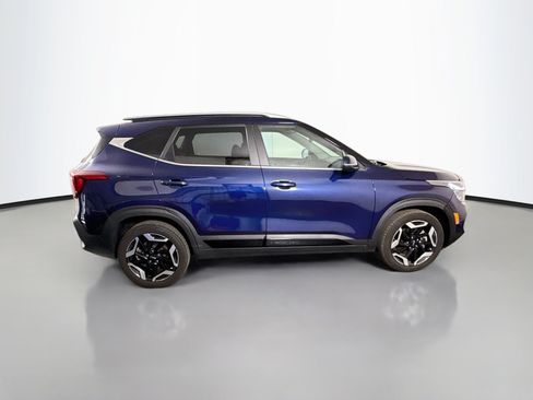 Used 2024 Kia Seltos SX w/ SX Sunroof Package AWD/4WD image 11
