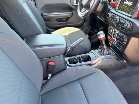 Used 2021 Jeep Wrangler Unlimited Rubicon AWD/4WD image 10