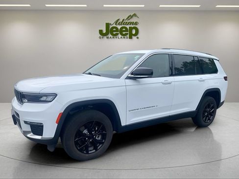 Used 2023 Jeep Grand Cherokee L Limited AWD/4WD image 2