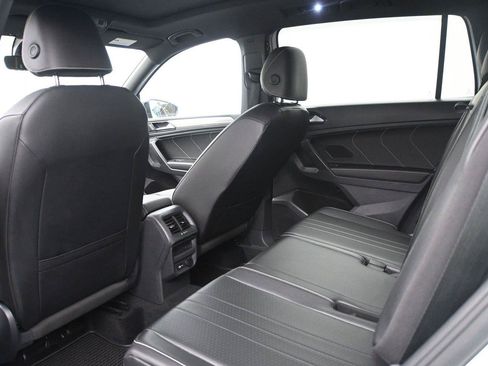 Certified 2022 Volkswagen Tiguan SE R-Line AWD/4WD image 12