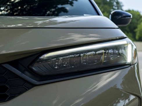 Used 2025 Honda Civic Sport image 11