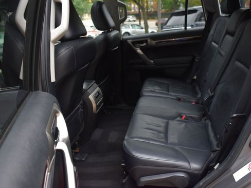 Used 2014 Lexus GX 460 image 34