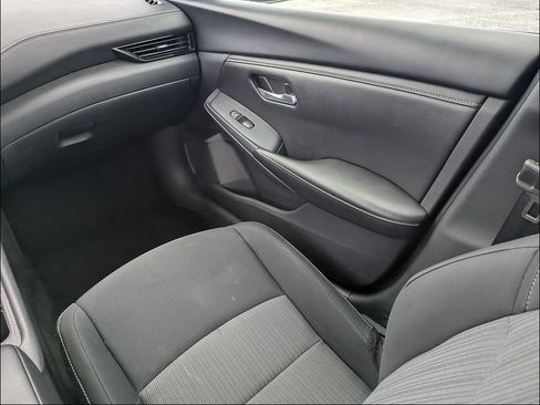 Used 2024 Nissan Sentra SV FWD image 15