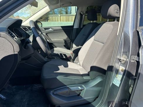 Used 2021 Volkswagen Tiguan S image 9