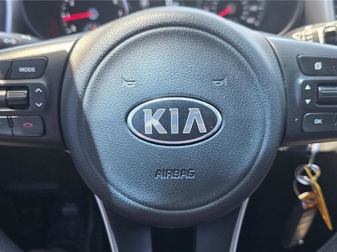 Used 2018 Kia Sorento FWD image 15