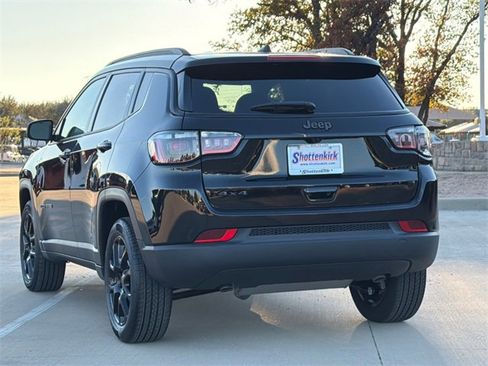 New 2026 Jeep Compass Latitude image 4