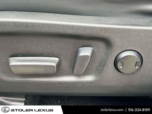 Used 2019 Toyota Highlander SE image 23