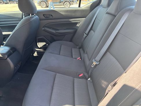 Used 2025 Nissan Altima 2.5 SV FWD image 19