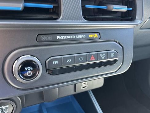 Used 2025 Ford Maverick XLT w/ XLT Luxury Package FWD image 40