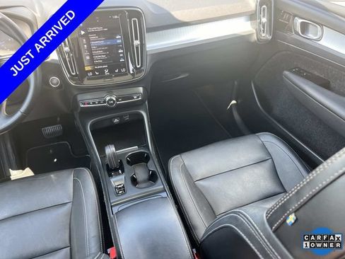 Used 2021 Volvo XC40 T5 Momentum w/ Premium Package AWD/4WD image 15