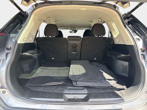 Used 2020 Nissan Rogue SV FWD image 9