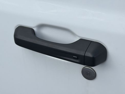 Used 2025 Jeep Wrangler Unlimited Sahara w/ Safety Group image 17