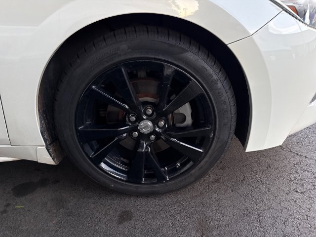 Used 2017 Nissan Maxima Platinum FWD image 2