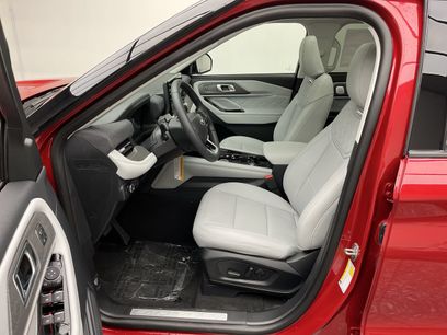New 2026 Ford Explorer Platinum w/ LUX Leather Package
