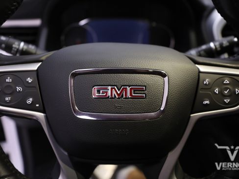 Used 2021 GMC Acadia SLT w/ Technology Package image 24