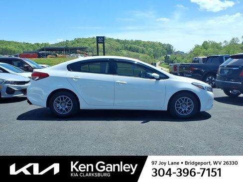 Used 2017 Kia Forte LX FWD image 6