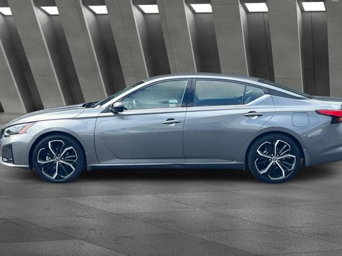 Used 2023 Nissan Altima 2.5 SR image 7