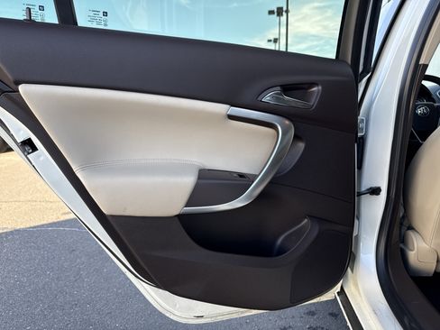 Used 2014 Buick Regal Premium image 25