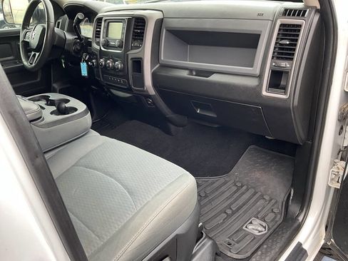 Used 2018 RAM 2500 Tradesman w/ Chrome Appearance Group image 27