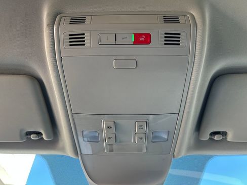 Used 2024 Volkswagen Taos SE image 16