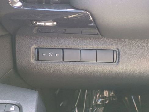 Used 2025 Nissan Pathfinder S FWD image 20